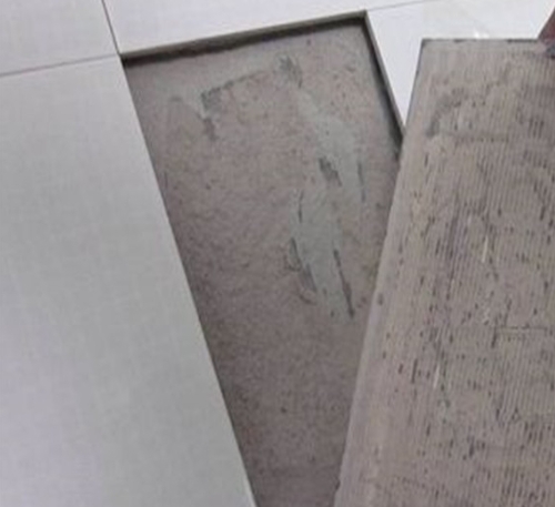 黔东南瓷砖空鼓维修公司分享瓷砖铺贴时如果打浆（即涂抹在瓷砖背面和基层上的砂浆或瓷砖胶）过少，会带来以下问题